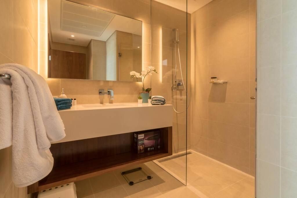 First Class 1br Stunning And Spacious * Dubai