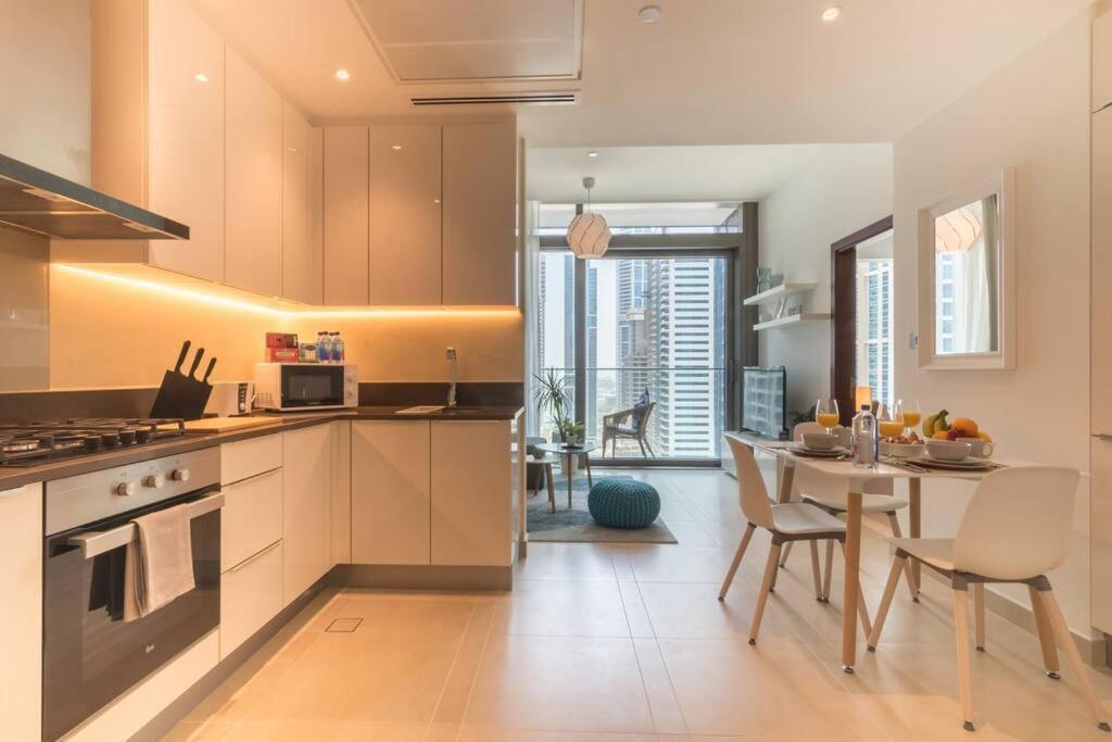 First Class 1br Stunning And Spacious Apartment *