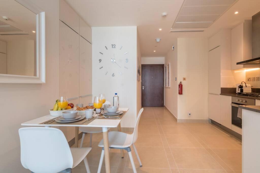 Apartment First Class 1br Stunning And Spacious Dubai