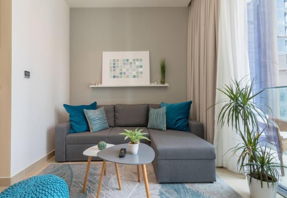 First Class 1br Stunning And Spacious